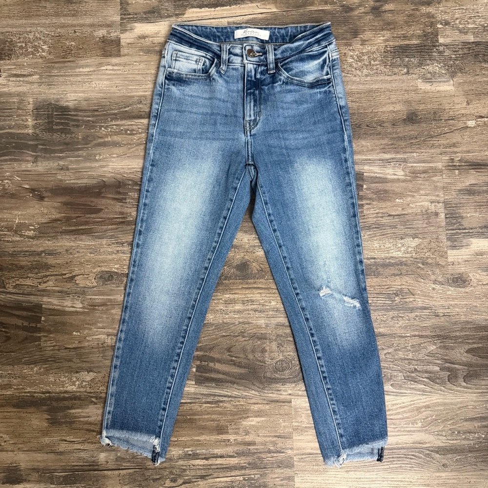 KanCan Women’s Light Blue  Distressed Raw Hem Ankle Jeans Size 25